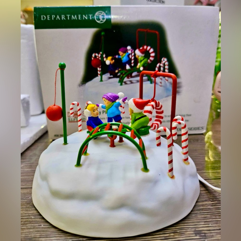 Department 56 Frosty Playground (animated)
